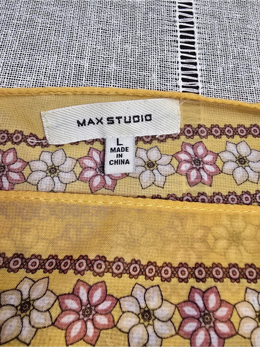 Max Studio Blouse Ruffle Sleeve Yellow Size Large - Picture 8 of 11